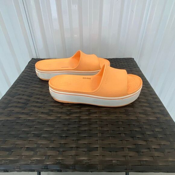 Crocs platform sandals, women’s size 10 - Picture 1 of 9